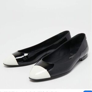 Chanel Black White Patent Leather Cap Toe CC Ballet Flats G26111 EU 38 FLAWED